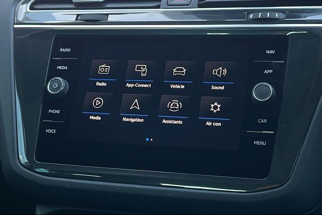 VOLKSWAGEN Tiguan Photo 13