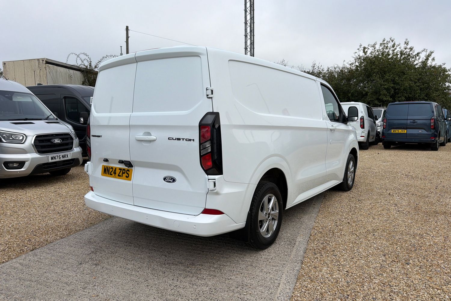 Ford TRANSIT CUSTOM Photo 6