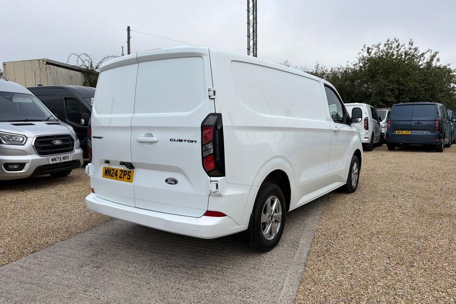 Ford TRANSIT CUSTOM Photo autoimg-08833c37ac50fb1d9561582bba929093c29b572f.jpg