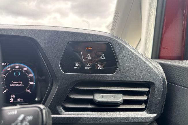 VOLKSWAGEN Caddy Photo 39