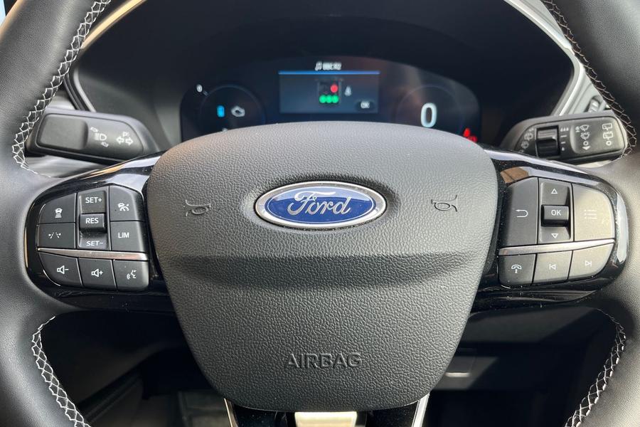 Ford KUGA Photo autoimg-088760be4b2364e1fdacdbbcc65ab2c45968539a.jpg