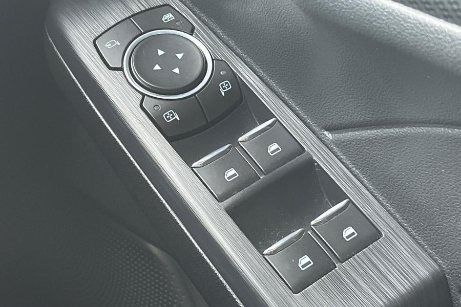 Ford KUGA Photo autoimg-08877ca426f5e3c3e92145a907d2b1d60eb7f865.jpg