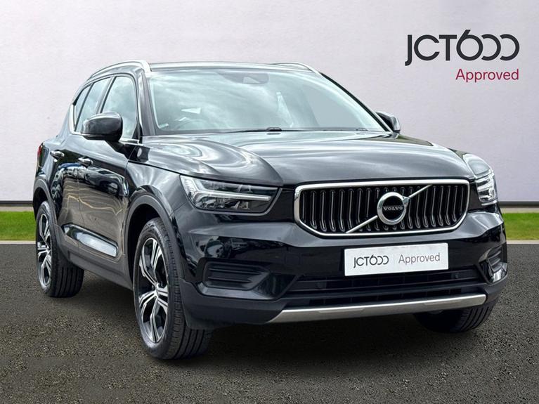 Used VOLVO XC40