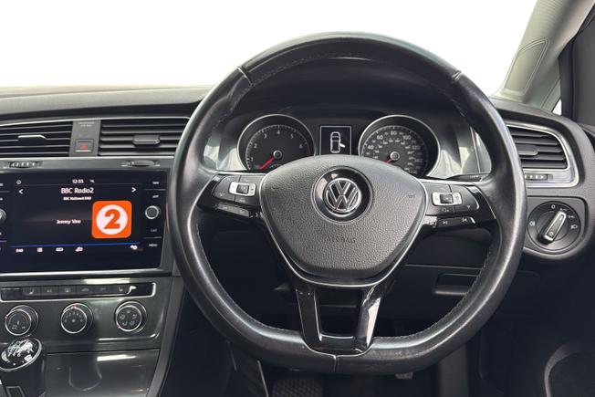 VOLKSWAGEN Golf Photo 11