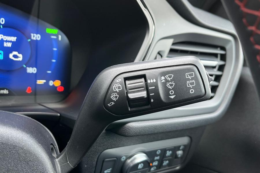Ford Kuga Photo autoimg-088c3fdd1c833fe187fe105afd4649a071ebff78.jpg