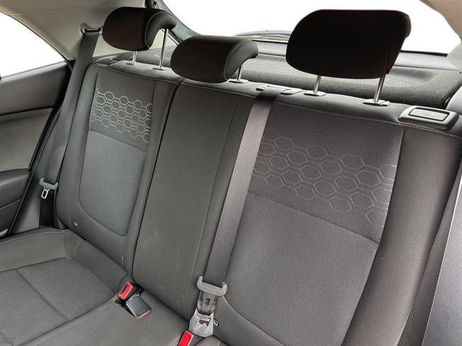 KIA Rio Photo 9