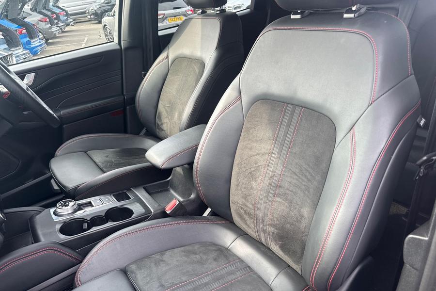 Ford KUGA Photo autoimg-088db44c0db0a8228cae909ceeac8b8c0d6f1b0b.jpg