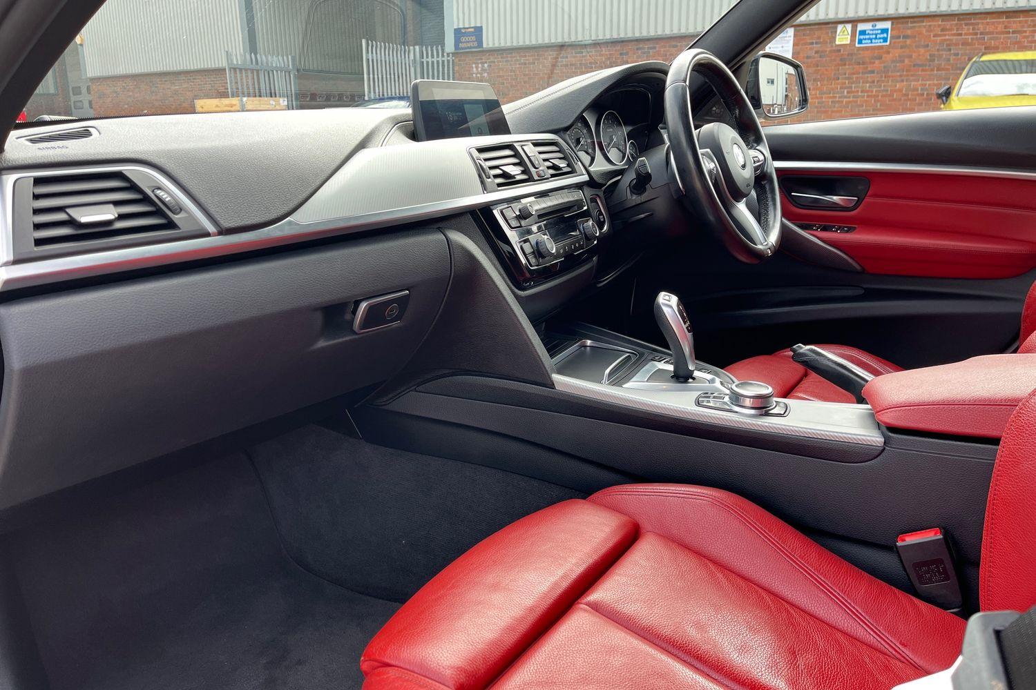 BMW 3 Series Photo 17