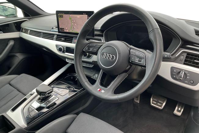 AUDI A4 Avant Photo 6