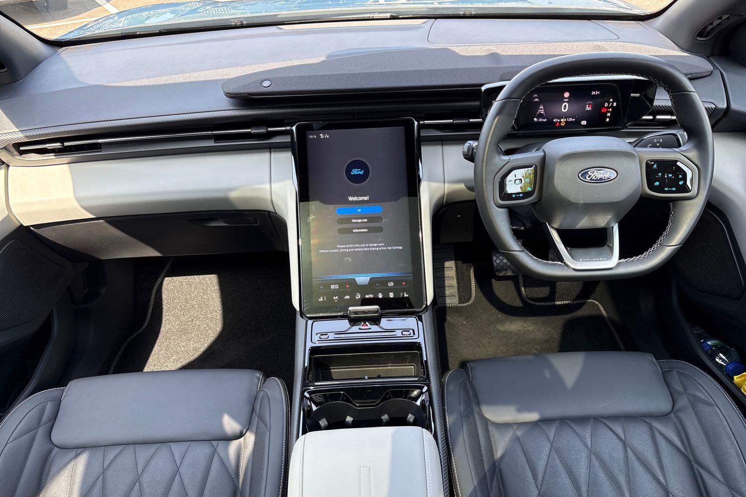 Ford Explorer Photo 22