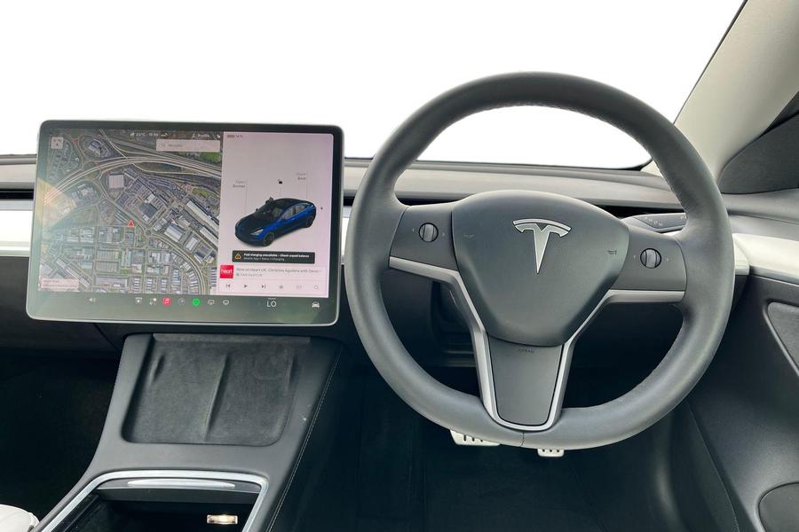TESLA Model 3 Photo autoimg-089a513f4ba2e1b6cf1476793f9911f290d73280.jpg