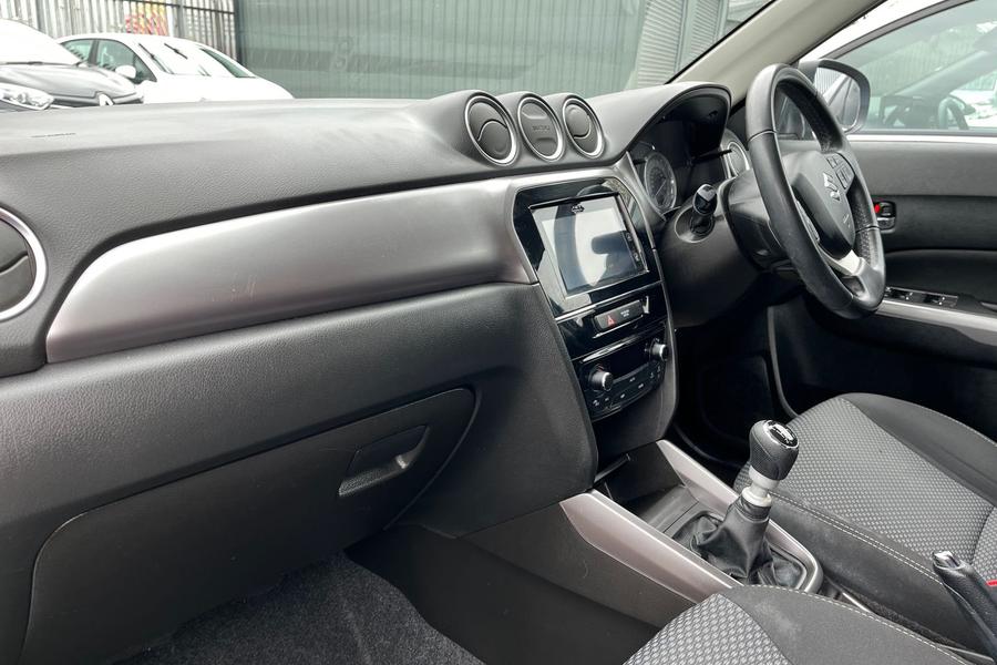 Suzuki Vitara Photo autoimg-08a30eb73b793254be526252226a79f1b957bfe0.jpg