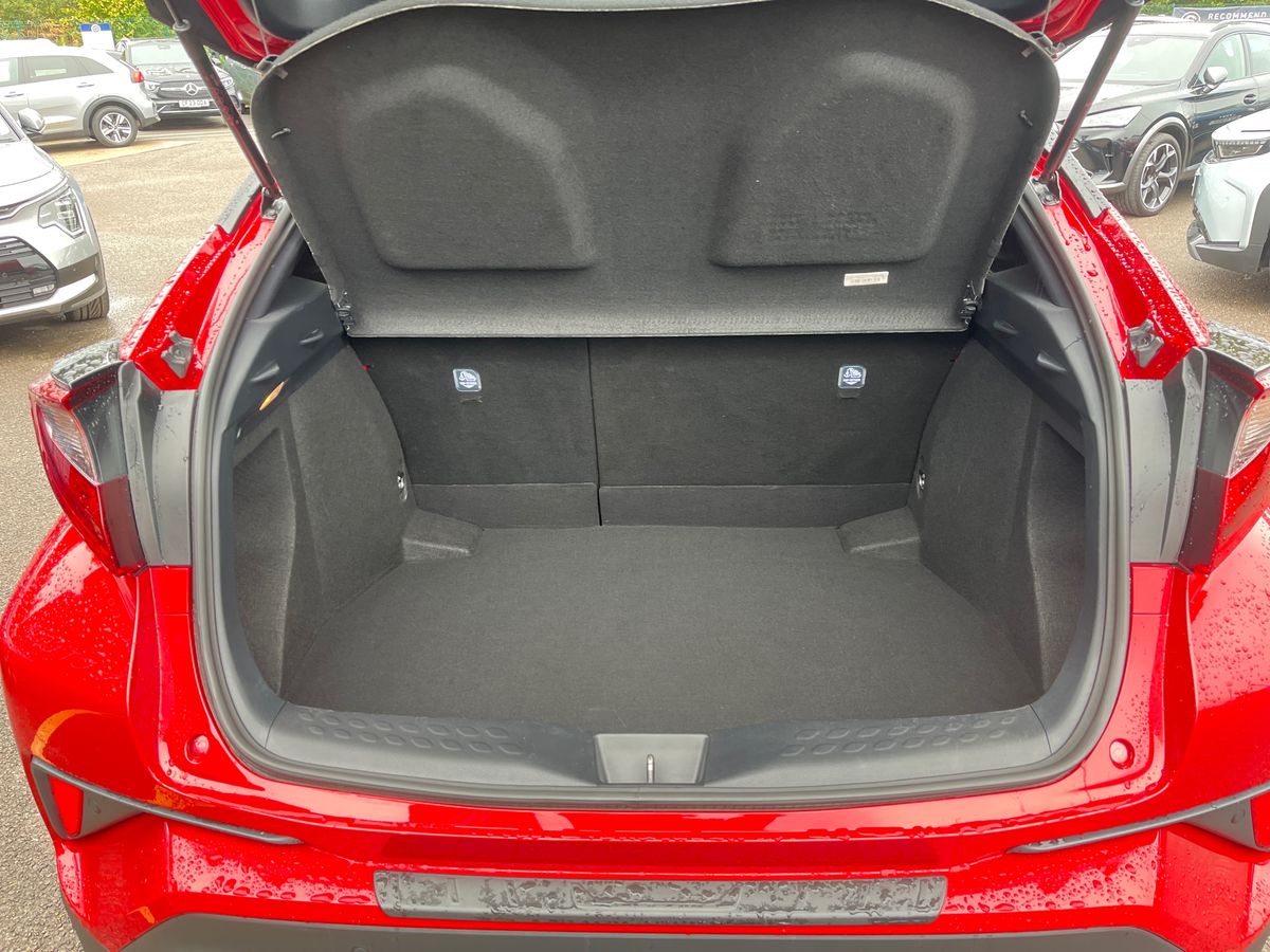 Toyota C-HR Photo 22