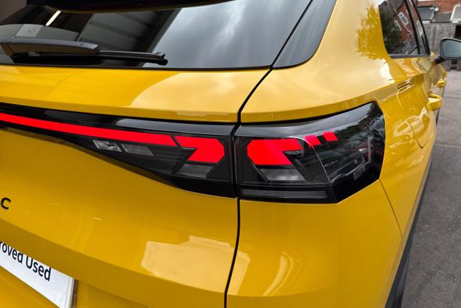 VOLKSWAGEN T-Roc Photo 18