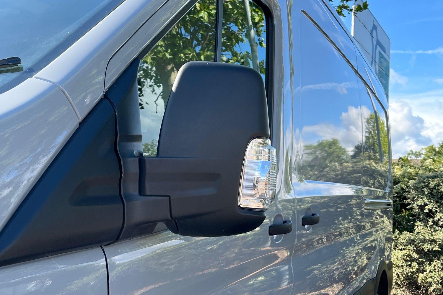 Ford E-TRANSIT Photo 25