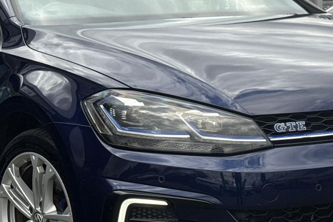 Volkswagen Golf Photo 19