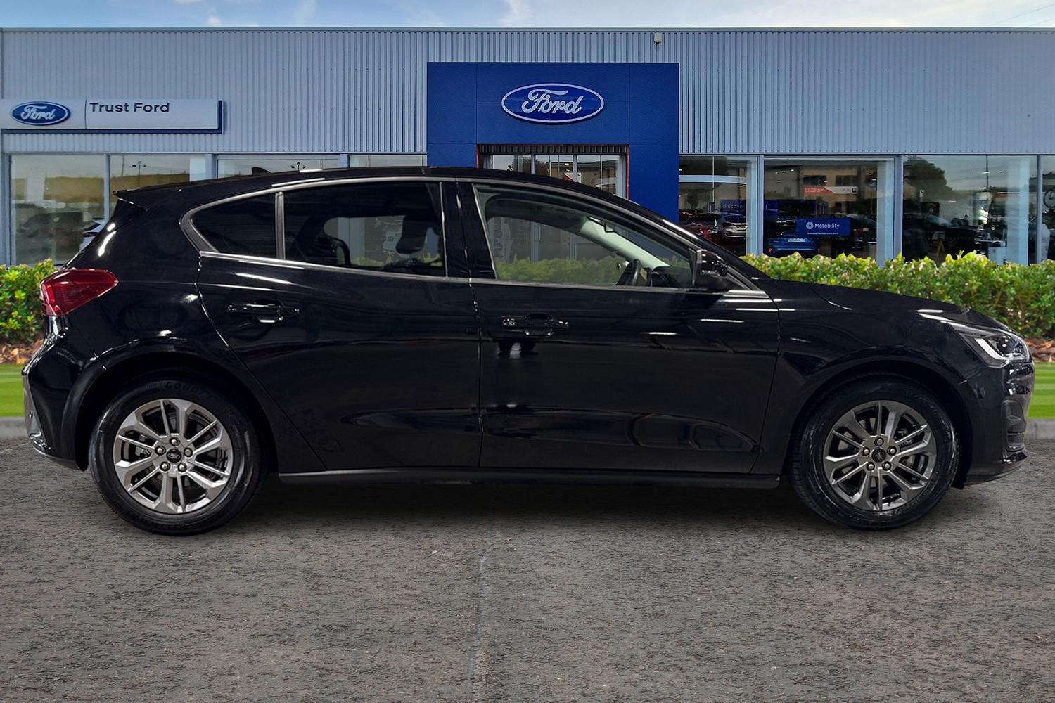 Ford FOCUS Photo 2
