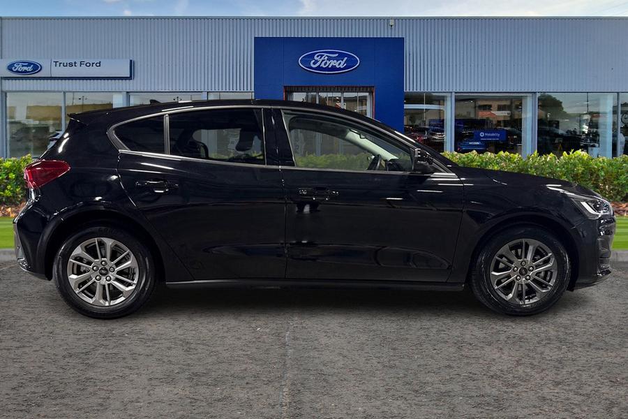 Ford FOCUS Photo autoimg-08afd3c9399938f7bda10dc5e1df93a31aea74c6.jpg