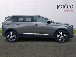 PEUGEOT 5008 Photo 4