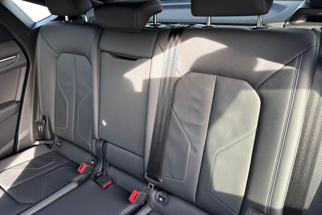 AUDI Q3 Photo 10