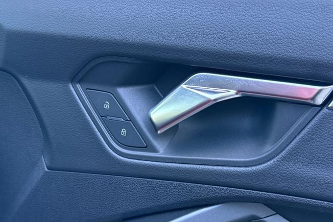 Audi Q3 Photo 32