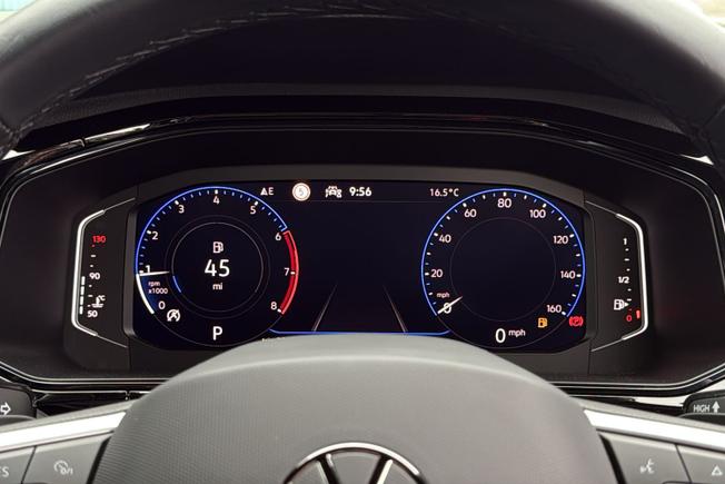 VOLKSWAGEN T-Roc Photo 32