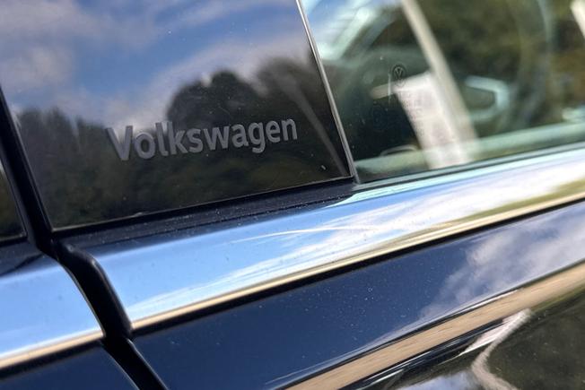 VOLKSWAGEN Tiguan Allspace Photo 23