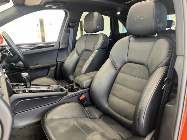 PORSCHE Macan Photo 14