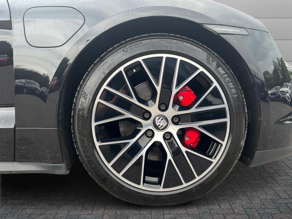 Porsche Taycan Photo autoimg-08b9cfbc20c0eb8df25ffae0dc3cddfe3fce1549.jpg