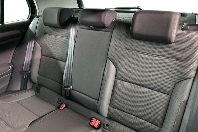 VOLKSWAGEN Golf Photo 9