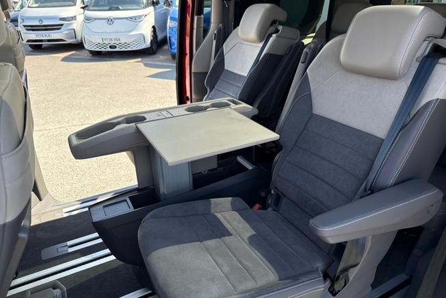 VOLKSWAGEN Multivan Photo 47
