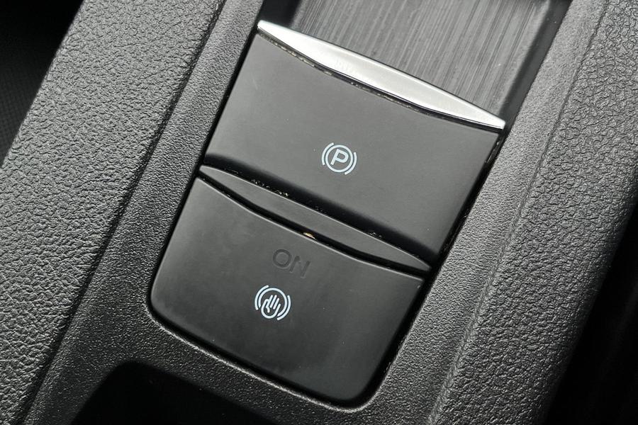 Ford Kuga Photo autoimg-08c134bf1bb75ee1e6f9acda28571dfa3a017fe6.jpg