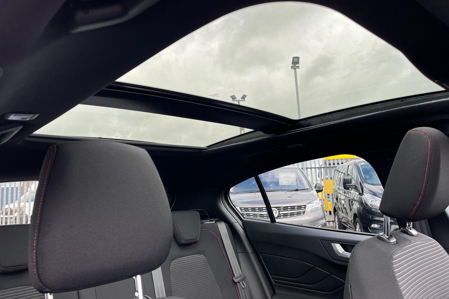 Ford FOCUS Photo 38