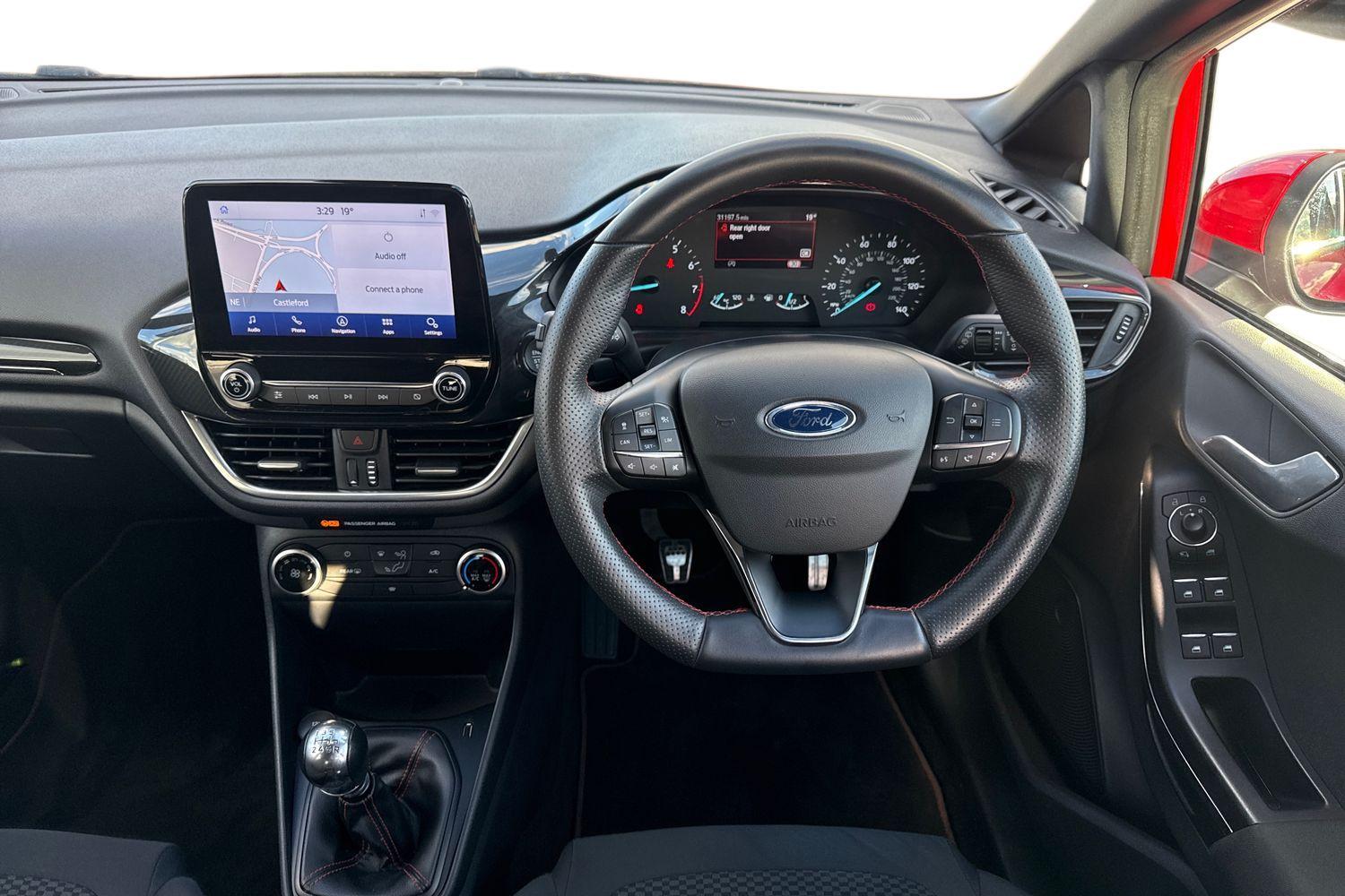 Ford FIESTA Photo 10
