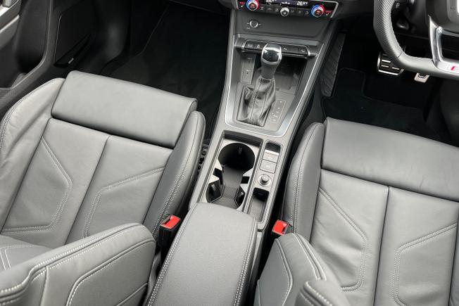 AUDI Q3 Photo 44