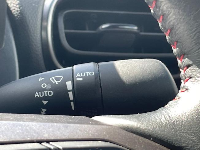 TOYOTA Yaris Photo 31