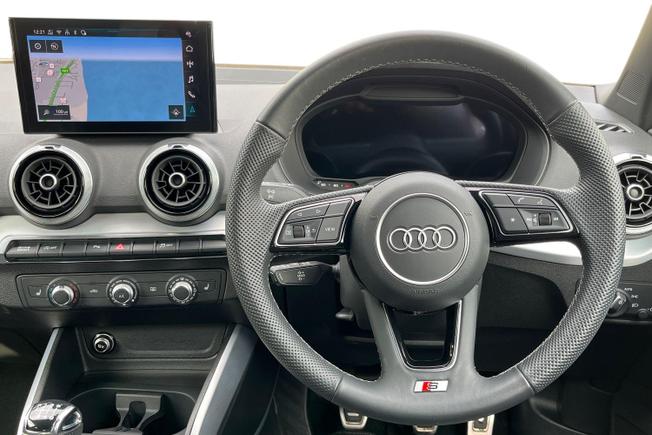 AUDI Q2 Photo 12