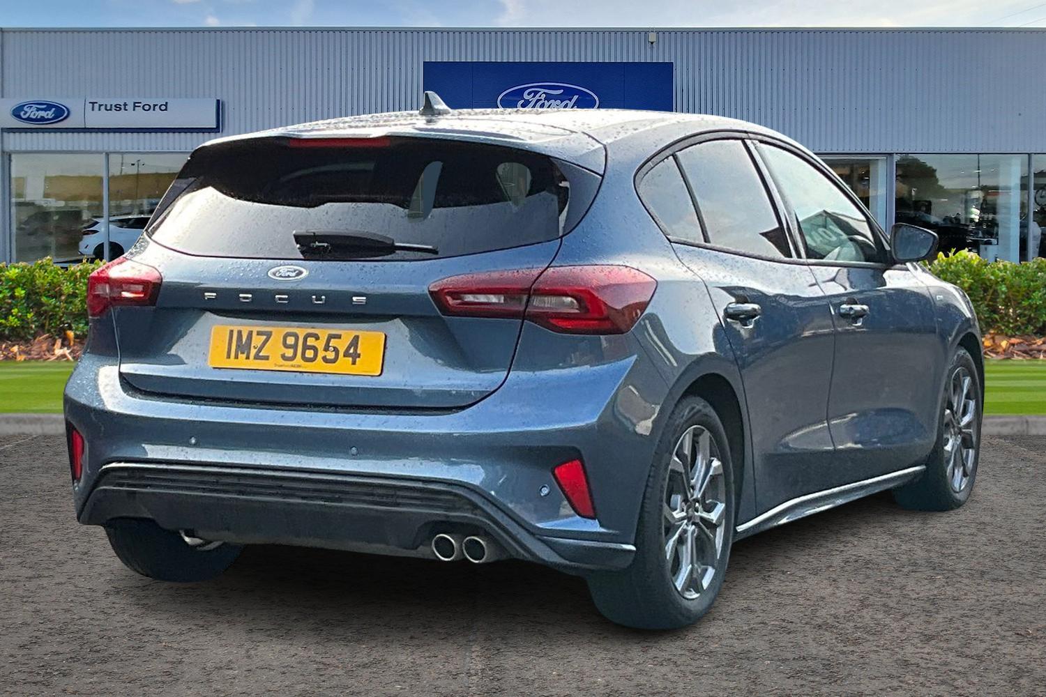 Ford Focus Photo 3