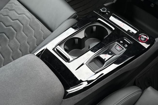 AUDI A6 E-Tron Avant Photo 41