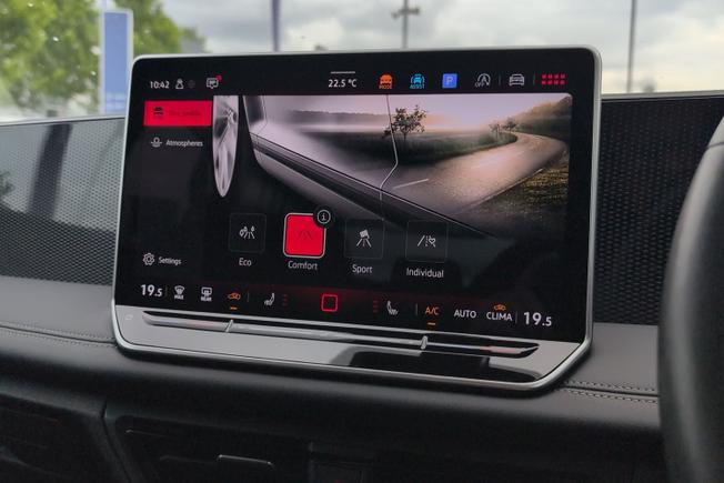 VOLKSWAGEN Tiguan Photo 31