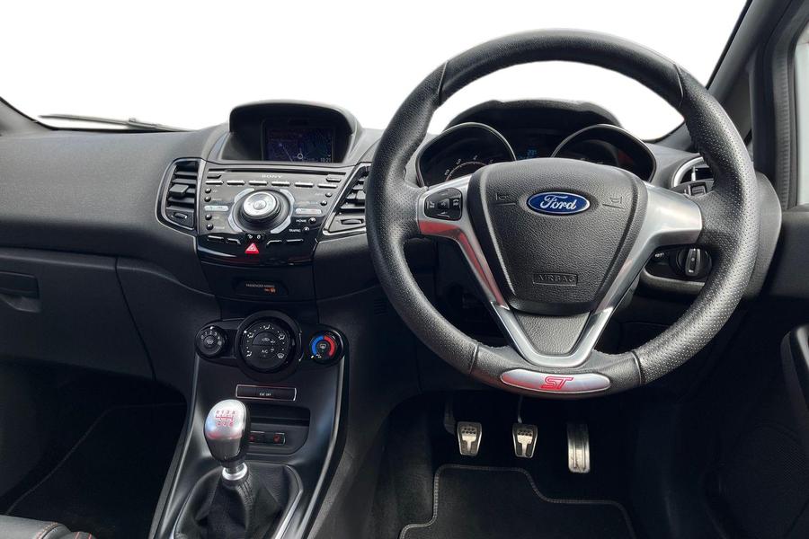 Ford FIESTA Photo autoimg-08e1005f05a8cf5583de884edbbaa4fa1c26accf.jpg