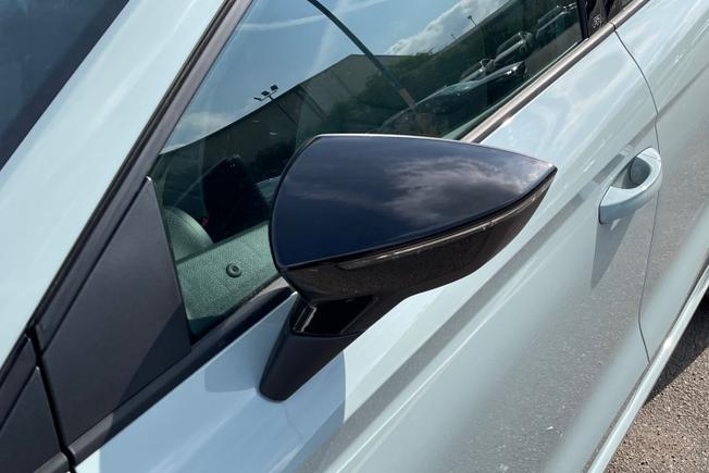 SEAT Ibiza Photo 20