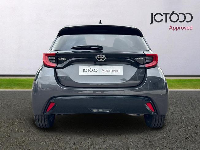 TOYOTA Yaris Photo 7