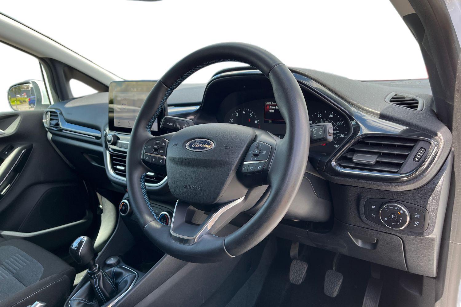 Ford Fiesta Photo 8