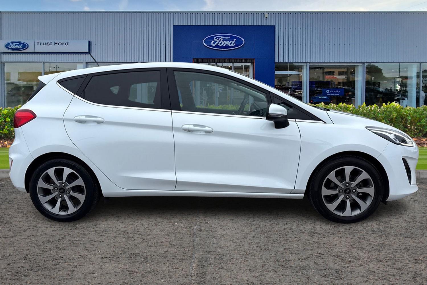 Ford FIESTA Photo 2