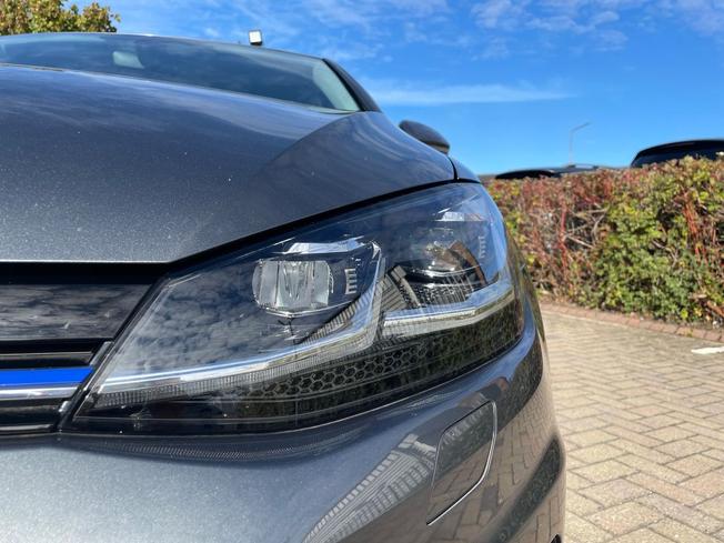 VOLKSWAGEN Golf Photo 19