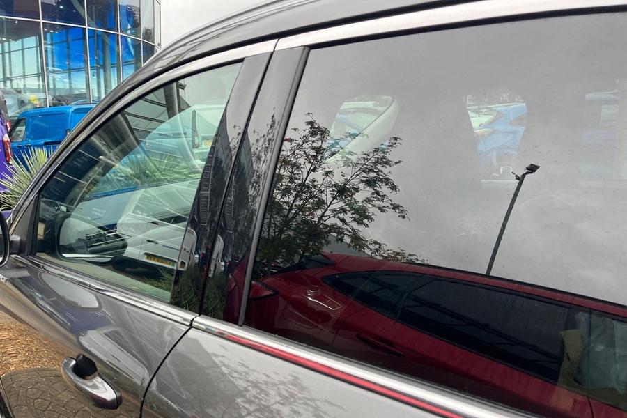 Ford Kuga Photo autoimg-08f087757d074f56977d4f40a0fbc7e3764cd2ec.jpg
