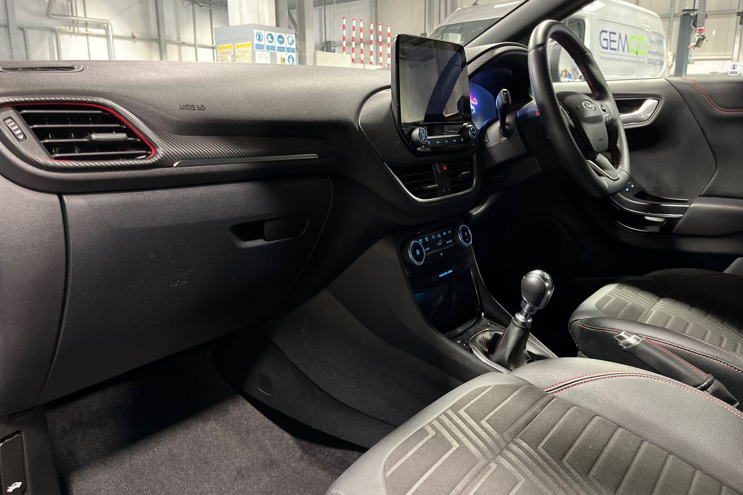 Ford PUMA Photo 17