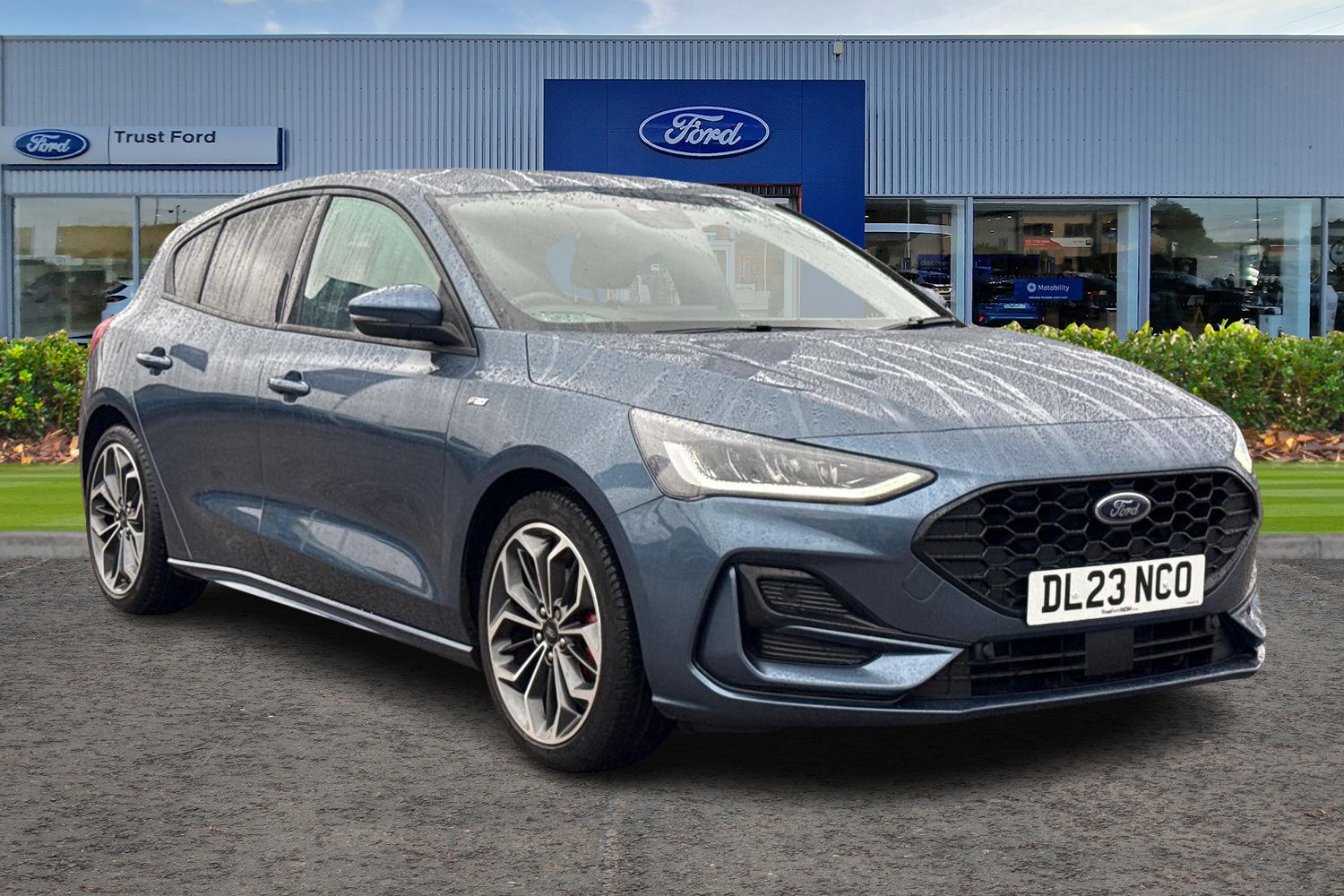 Ford Focus Photo 0