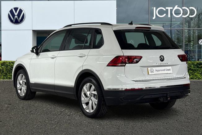 VOLKSWAGEN Tiguan Photo 3
